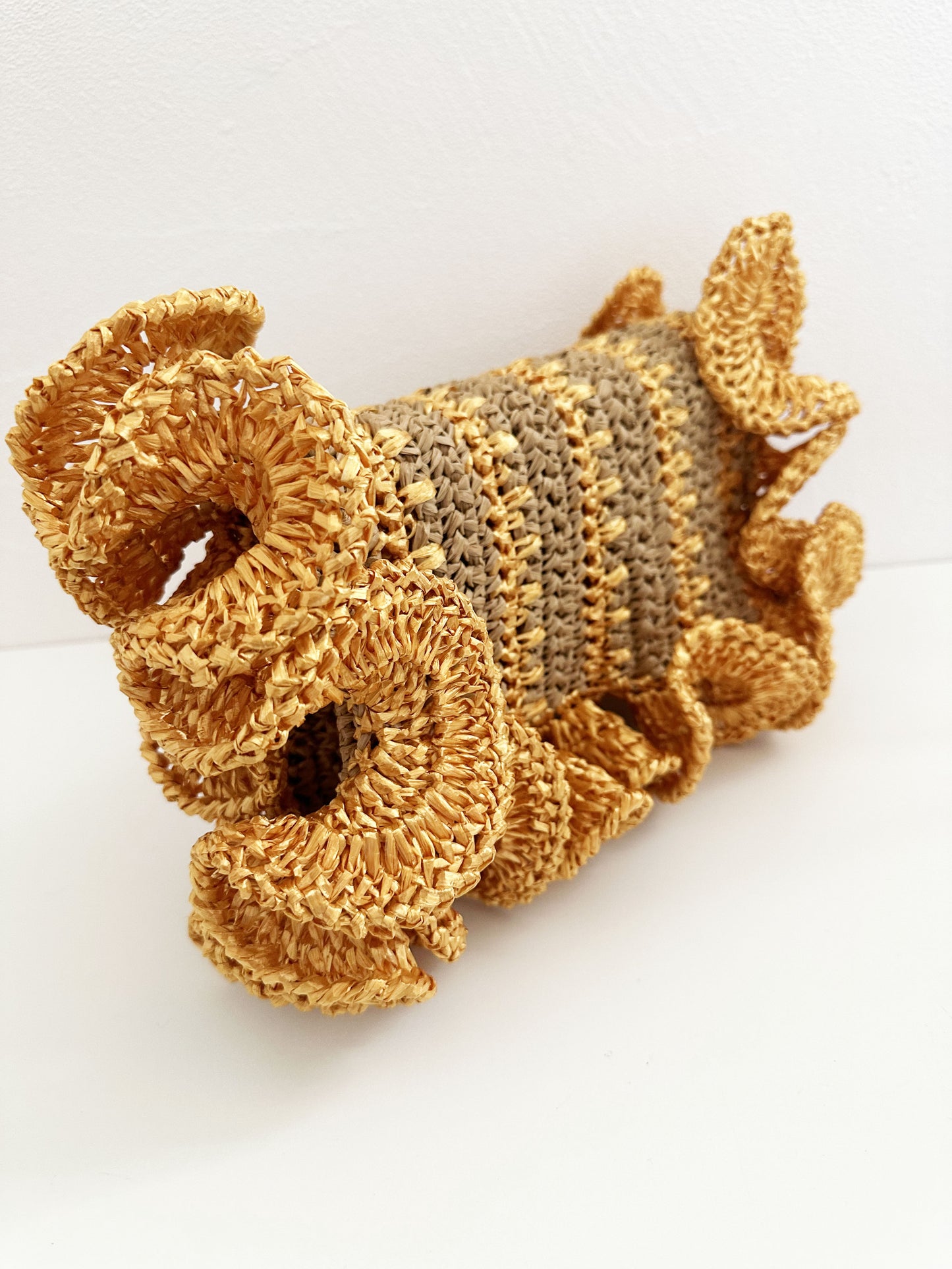 Sac pochette  en raphia de cellulose végétale Beige et Or