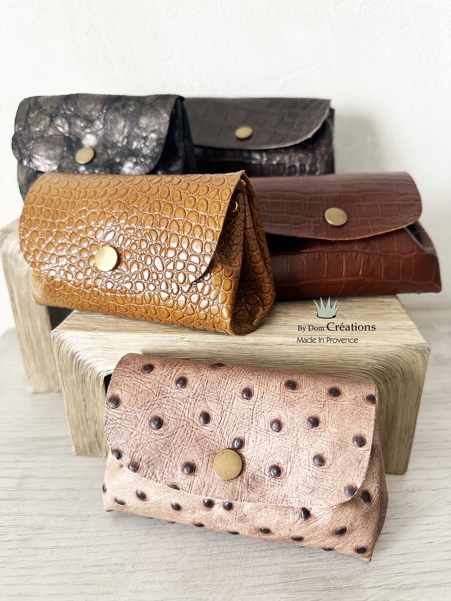 Porte monnaie en cuir , triple poche avec soufflet et rivets, porte monnaie femme