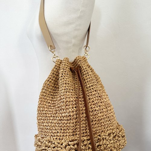Sac seau froufrou en raphia beige, sac porté travers