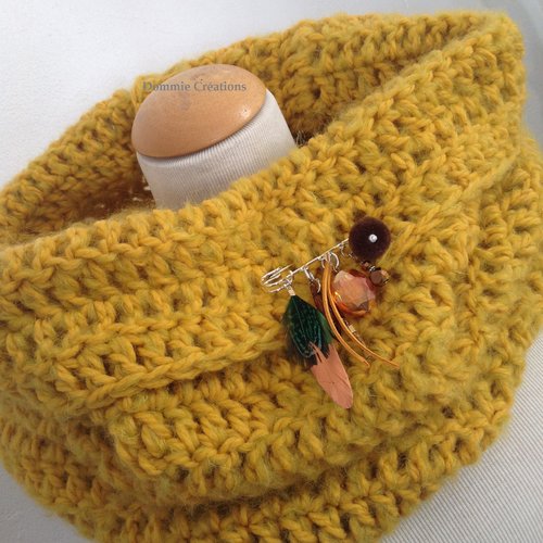 grand snood col écharpe femme - fait main - jaune moutarde - très doux et chaud en mohair
