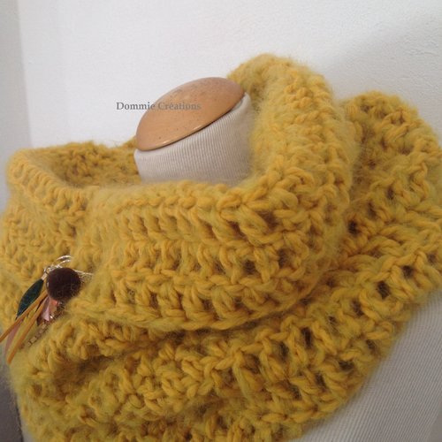 grand snood col écharpe femme - fait main - jaune moutarde - très doux et chaud en mohair