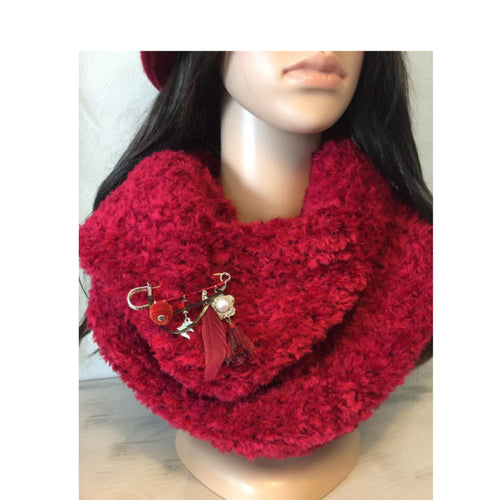 snood col écharpe , coloris rouge bordeaux lumineux