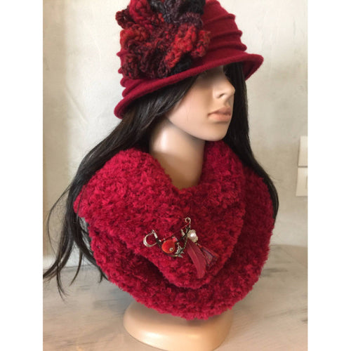 snood col écharpe , coloris rouge bordeaux lumineux